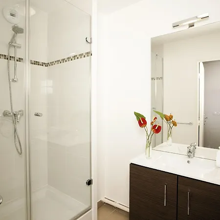 Aparthotel Residhome Paris-guyancourt 3*