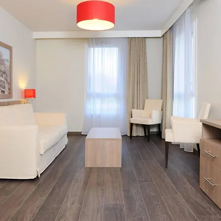 Residhome Paris-guyancourt 3*