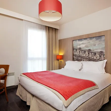 Aparthotel Residhome Paris-guyancourt 3*