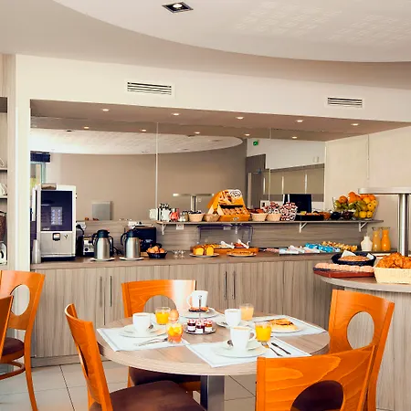 Residhome Paris-guyancourt Aparthotel