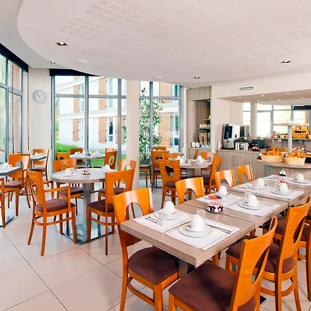 Residhome Paris-guyancourt Aparthotel