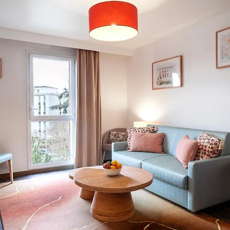 Residhome Paris-guyancourt Aparthotel 3*