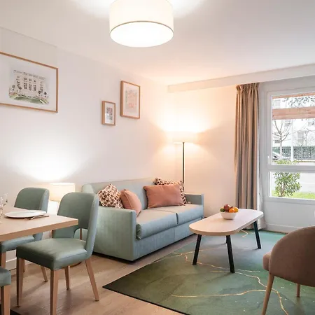 Aparthotel Residhome Paris-guyancourt 3*