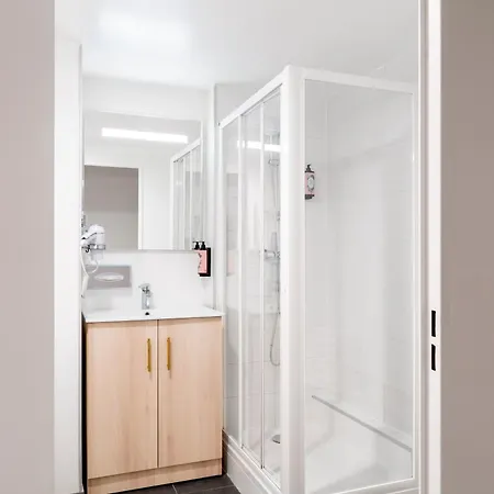 Residhome Paris-guyancourt 3*