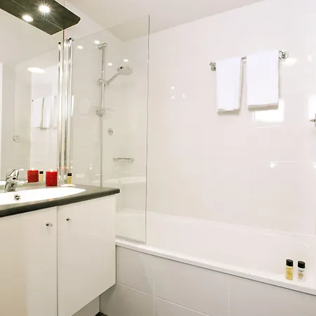 Residhome Paris-guyancourt 3*