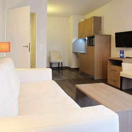 Residhome Paris-guyancourt 3*