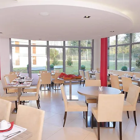 Residhome Paris-guyancourt 3*