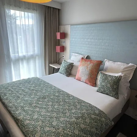 Residhome Paris-guyancourt Apartahotel