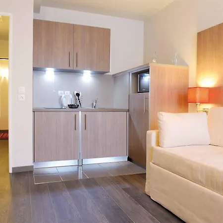 Appart hôtel Residhome Paris-guyancourt 3*