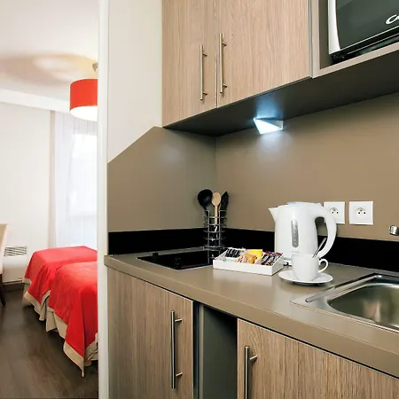 Appart hôtel Residhome Paris-guyancourt 3*