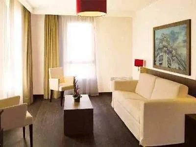 Aparthotel Residhome Paris-guyancourt 3*