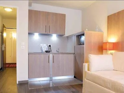 Residhome Paris-guyancourt Apartahotel