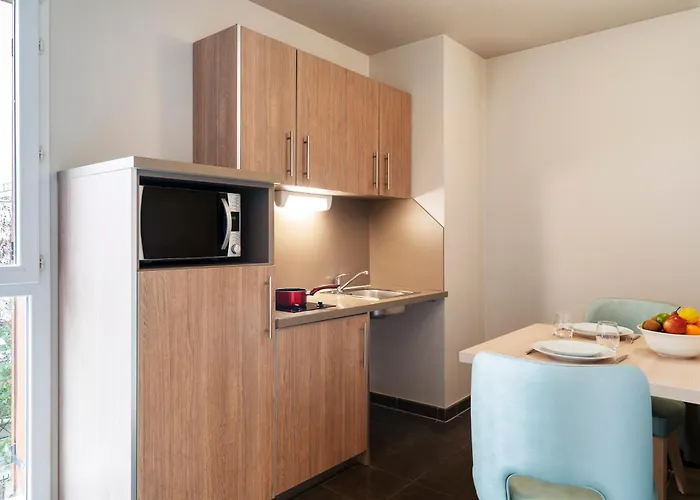 Residhome Paris-guyancourt 3*