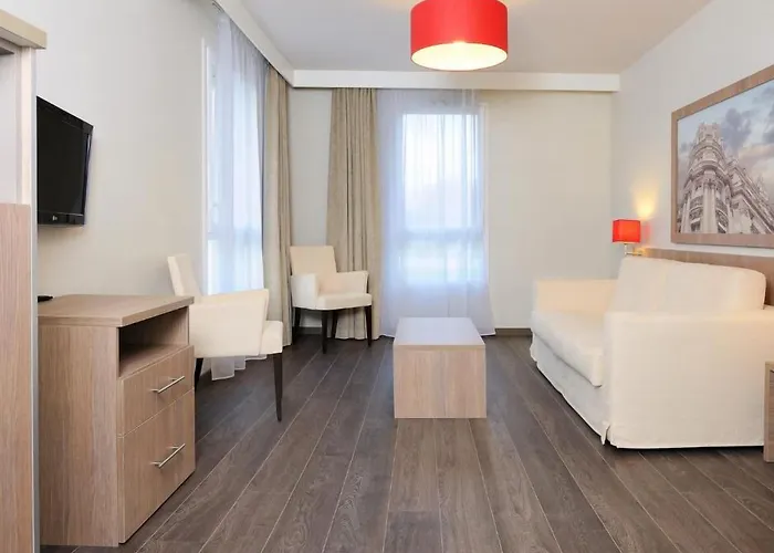 レジドホーム パリ グイヤンクール 3*